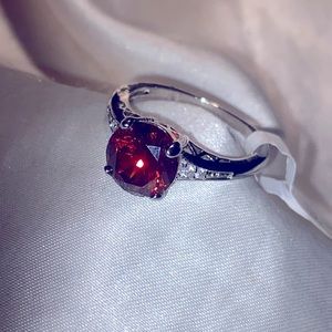 Ladies multi stone fashion ring.